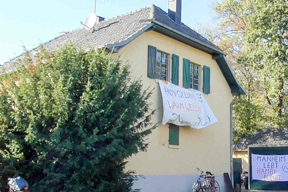 Insgesamt wurden drei leerstehende Häuser besetzt.