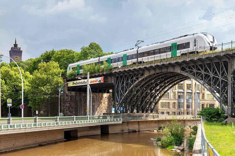 Das Viadukt an der Annaberger Straße darf bleiben: ein Grund zum Feiern für die Chemnitzer.