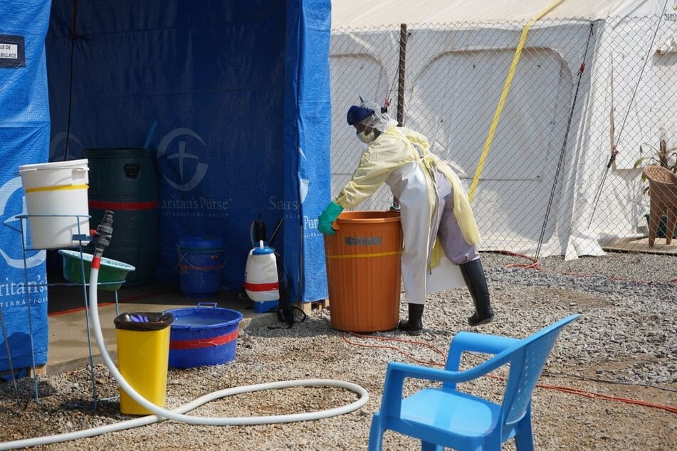 In der Demokratischen Republik Kongo ist die Zahl der registrierten Ebola-Toten auf 999 gestiegen.