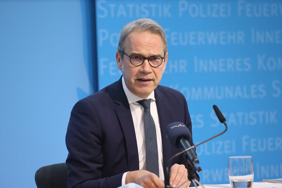 Der Schutz der Flüchtlingsunterkünfte hat für Thüringens Innenminister Georg Maier (55, SPD) einen hohen Stellenwert.