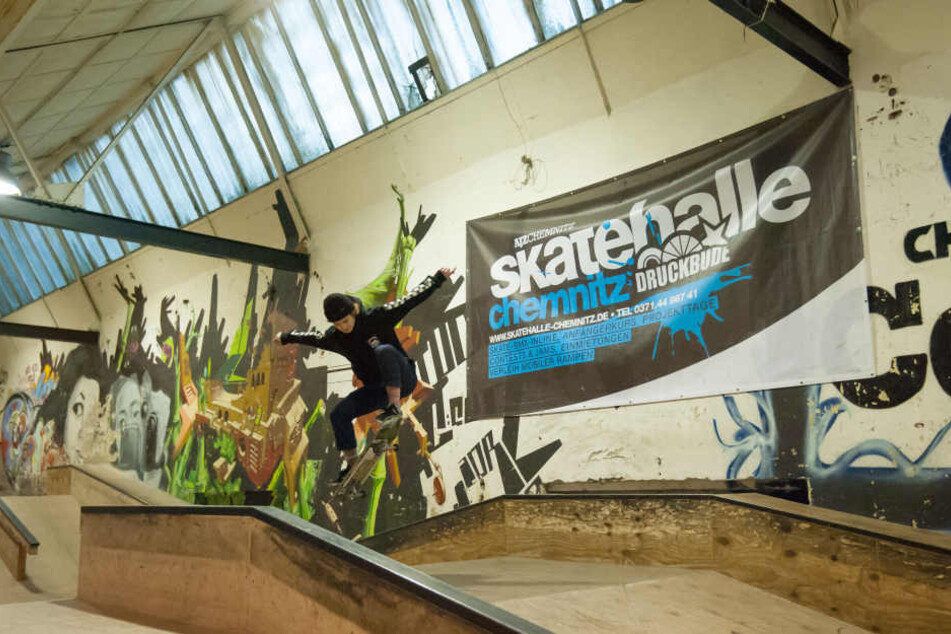 10.000 Besucher pro Jahr kommen seit acht Jahren in die Halle an der
Schönherrstraße, darunter BMX-Fahrer und Skateboarder.