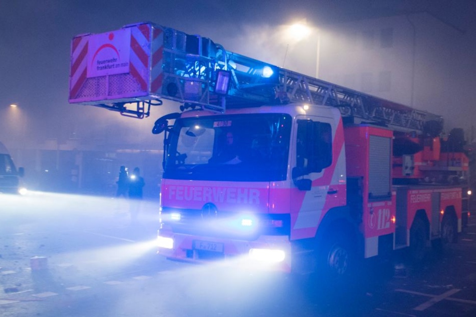 Die Feuerwehr rückte mit einem Großaufgebot an (Symbolbild)...