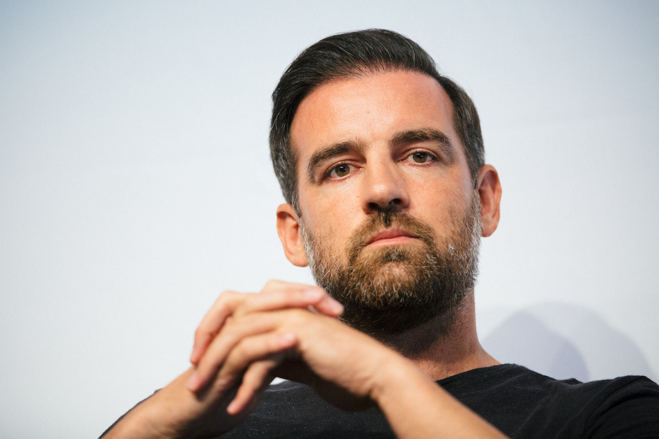 Gegen den ehemaligen Nationalspieler Christoph Metzelder (39) liegt eine Anklage wegen des Verdachts auf Kinderpornografie vor.