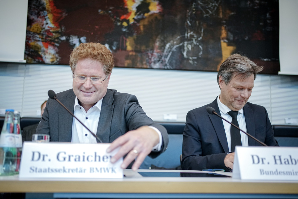 Graichen und Habeck bei der gemeinsamen Sitzung der Ausschüsse für Wirtschaft und Klimaschutz und Energie des Bundestages.
