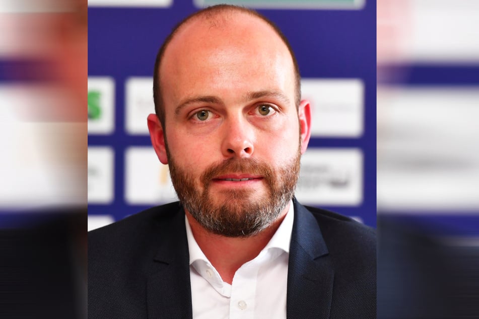 Eislöwen-Geschäftsführer Maik Walsdorf und sein Team hatten eine schöne Geste für Evan Trupp (33) geplant.
