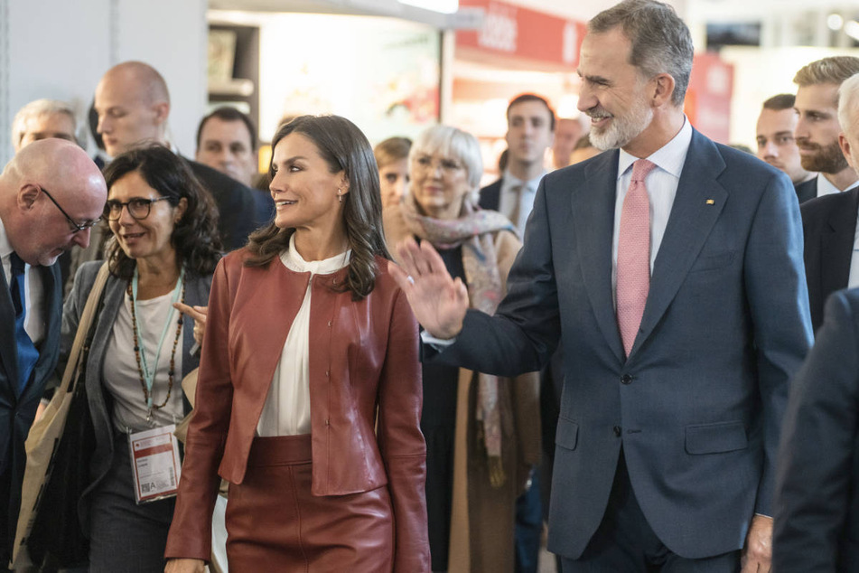 Bei der offiziellen Eröffnung am Dienstag und auch Mittwoch waren Spaniens König Felipe VI. (54) und Königin Letizia (50) auf der Frankfurter Buchmessen unterwegs.