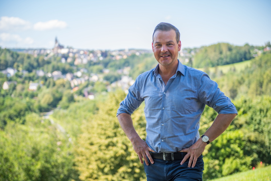 Ortsvorsteher Oliver Titzmann (55) will den Energieschatz von Bad Schlema endlich nutzbar machen.