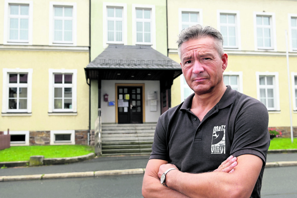 Orstvorsteher Lutz Neubert (49, FW) hofft auf eine Reaktion zu Alternativ-Standorten aus dem Chemnitzer Rathaus.