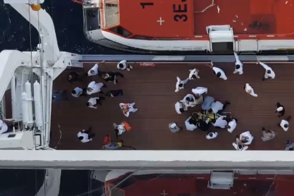 Die Rettungsmaßnahmen an Bord.