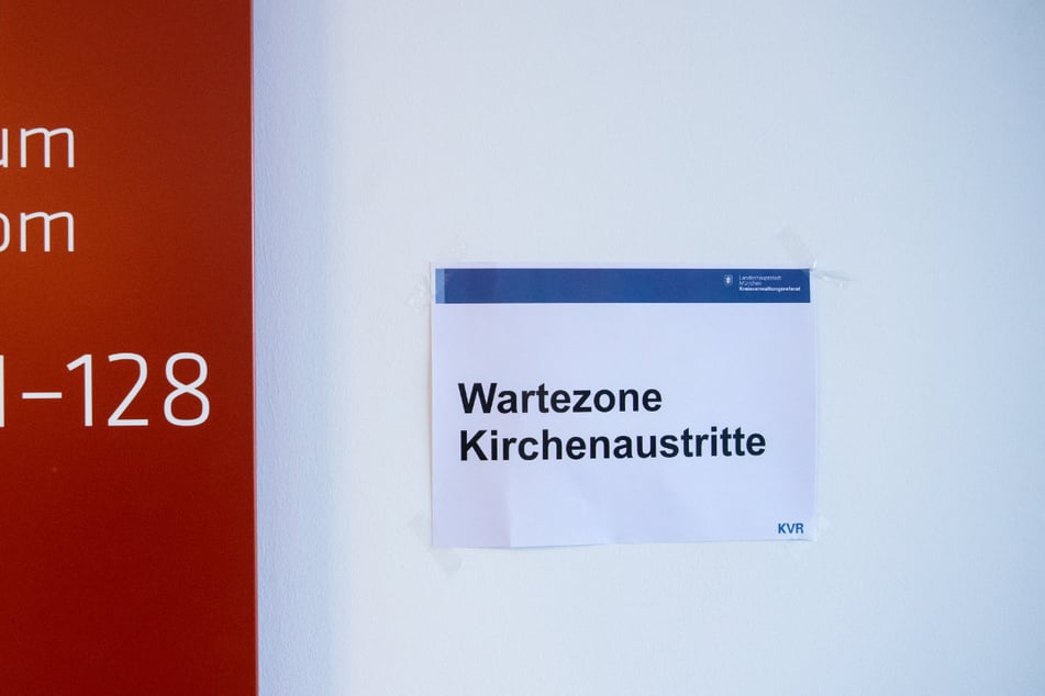 Mehrere 10.000 Bayern haben sich in diesem Jahr auch formell von der Kirche distanziert.