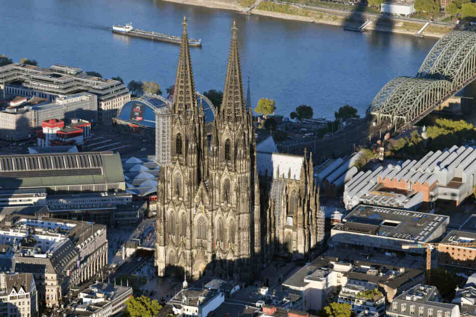 Der Kölner Dom wurde beschädigt.