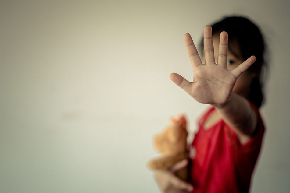 In Guinea sind Kinderehen verboten. Das hält viele Männer nicht ab, trotzdem ein Kind zu heiraten.