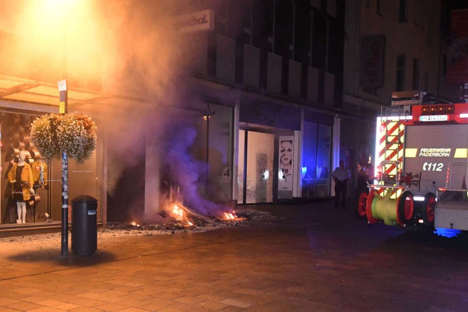 Die Polizei hat ihre Ermittlungen wegen Brandstiftung aufgenommen.