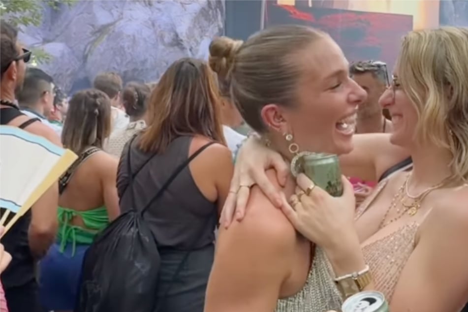 "Sind alle bi": Lola Weippert spaltet Netz mit gewagtem Sex-Post