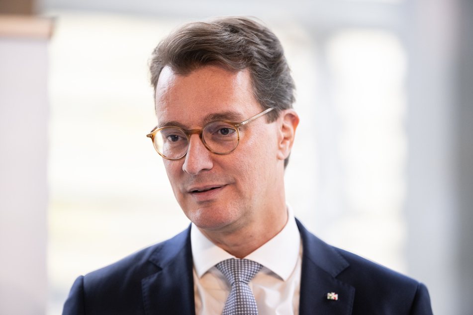 Nordrhein-Westfalens Ministerpräsident Hendrik Wüst (48) warnt vor einer überstürzten Debatte.