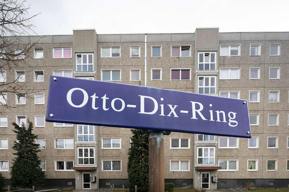 Ein Toyota wurde am Otto-Dix-Ring geklaut.