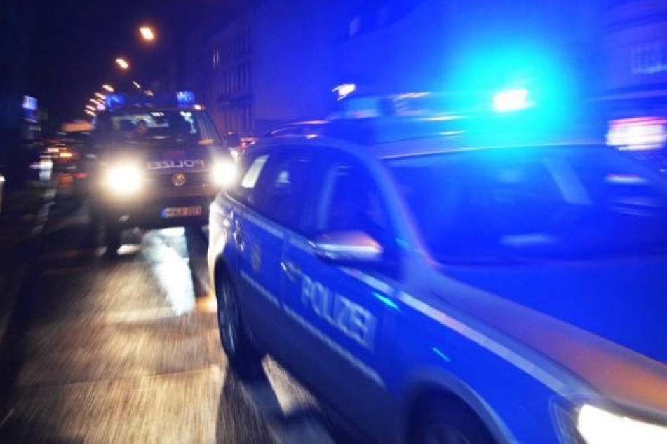 Eine in der Nähe befindliche Polizeistreife sah die Szene und griff ein. Damit verhinderten die Polizisten wohl Schlimmeres. (Symbolbild)