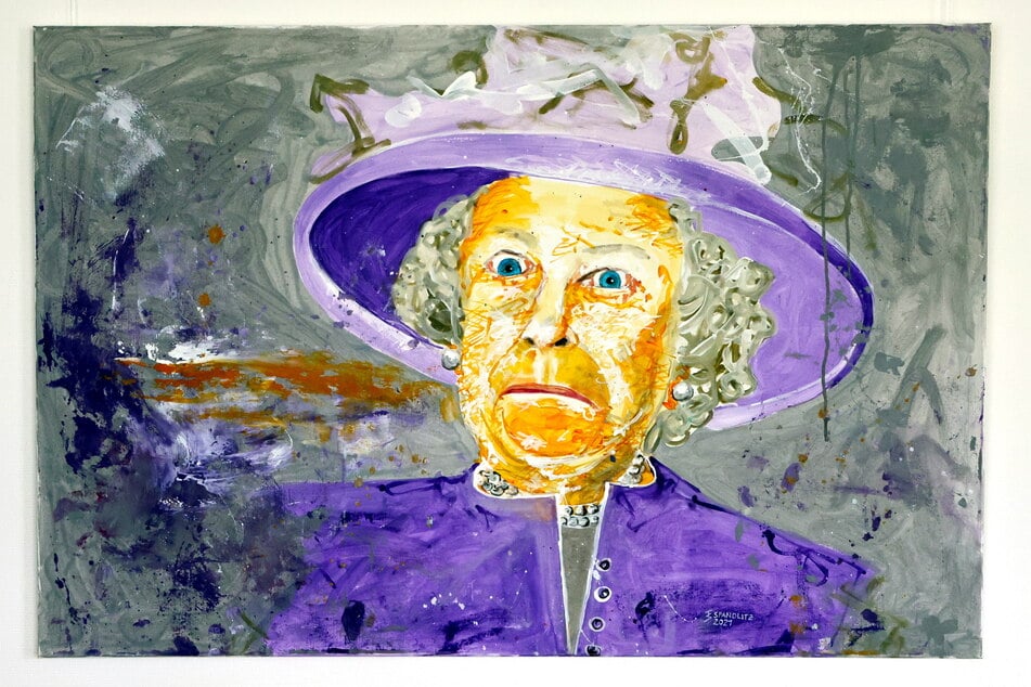 Queen Elizabeth II. (†96) mit ungewöhnlicher Mimik.