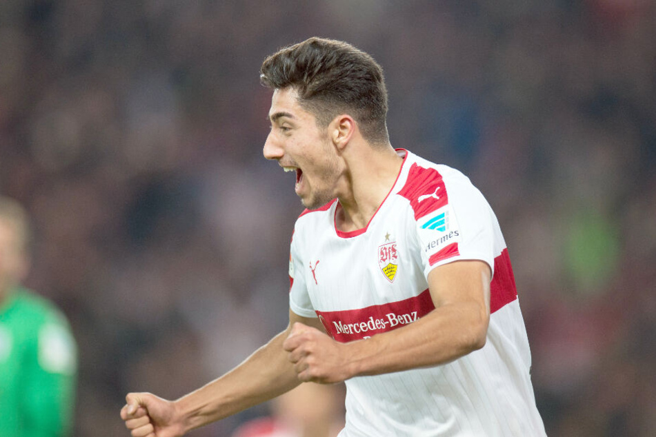 Berkay Özcan bejubelt einen Treffer im Trikot des VfB Stuttgart.
