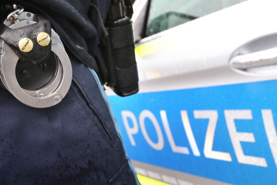 Die Polizei konnte zwei Männer festnehmen, die gesucht worden waren. (Symbolbild)