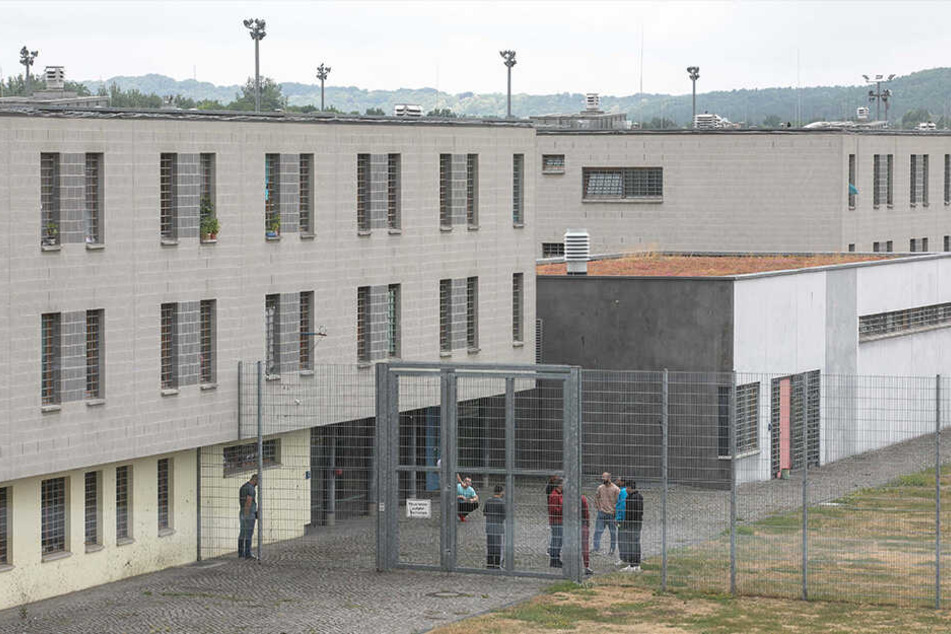 Zur Entlassung wurde der Afrikaner aus der JVA Bautzen in die JVA Dresden (Foto) gebracht.