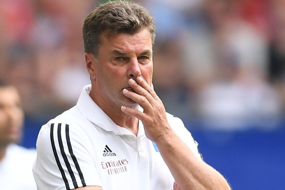 Trainer Dieter Hecking muss auf zwei seiner Abwehrspieler verzichten.