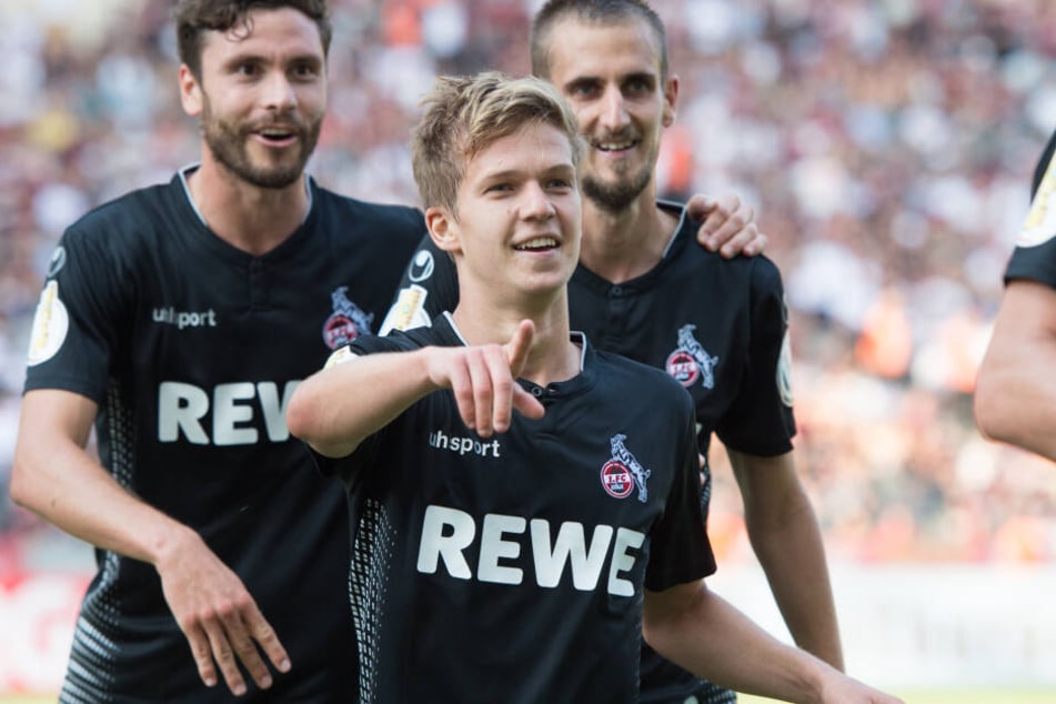 Vincent Koziello (m) möchte zusammen mit seinem Teamkollegen den Aufstieg schaffen.