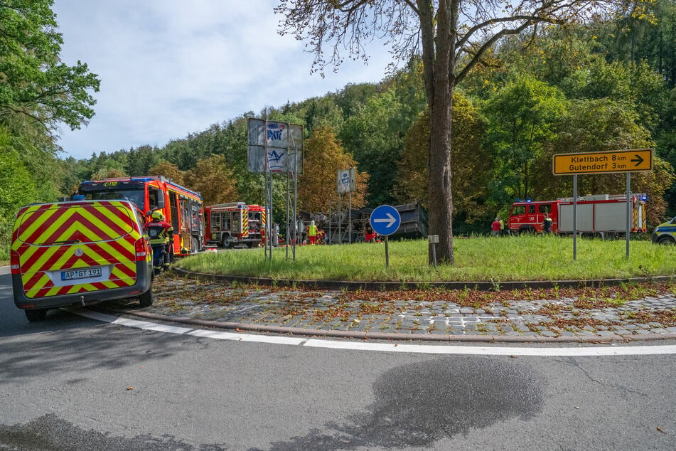 Der Bereich am Kreisverkehr war zeitweise voll gesperrt.