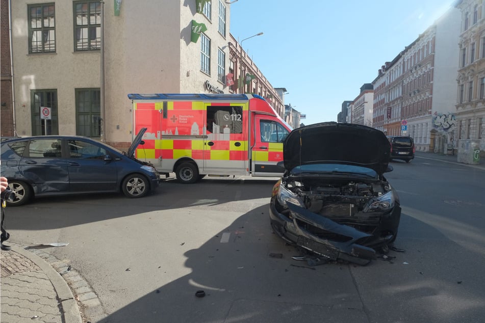 Alle Fahrzeuge trugen Schäden davon.