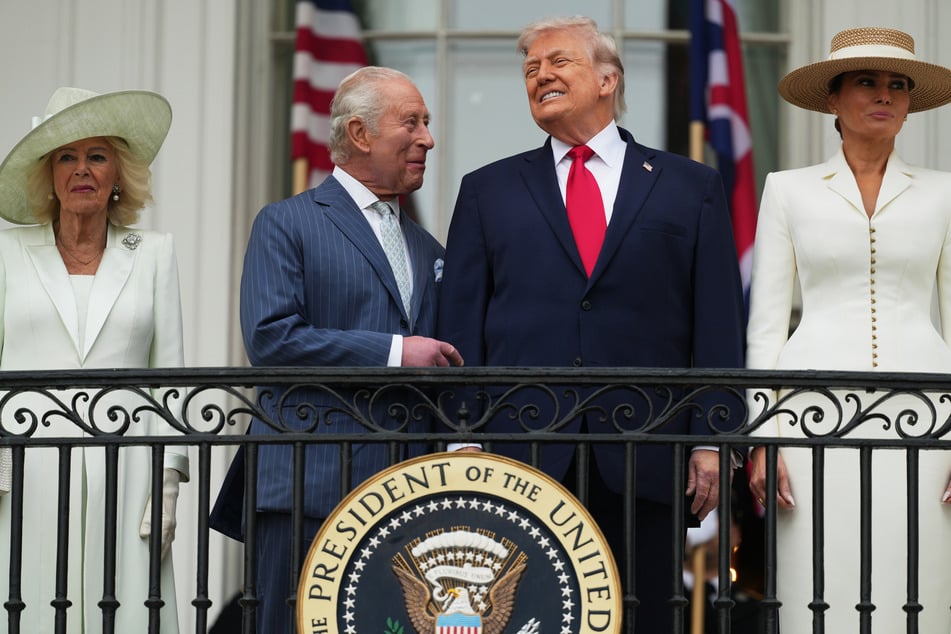 Camilla (78, v. l.) zusammen mit König Charles (77), Donald Trump und seiner Frau Melania (56) während des Staatsbesuchs in den USA.