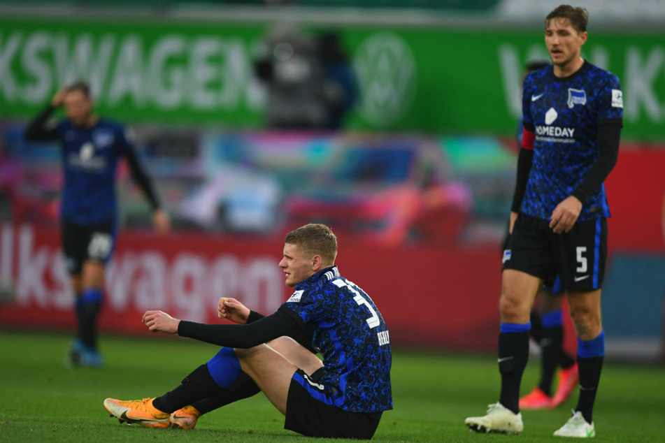 Herthas Spieler reagieren enttäuscht nach dem Schlusspfiff.