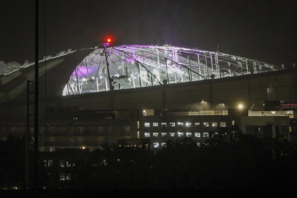 Das Baseballstadion "Tropicana Field" hat Schäden vom Sturm davongetragen.