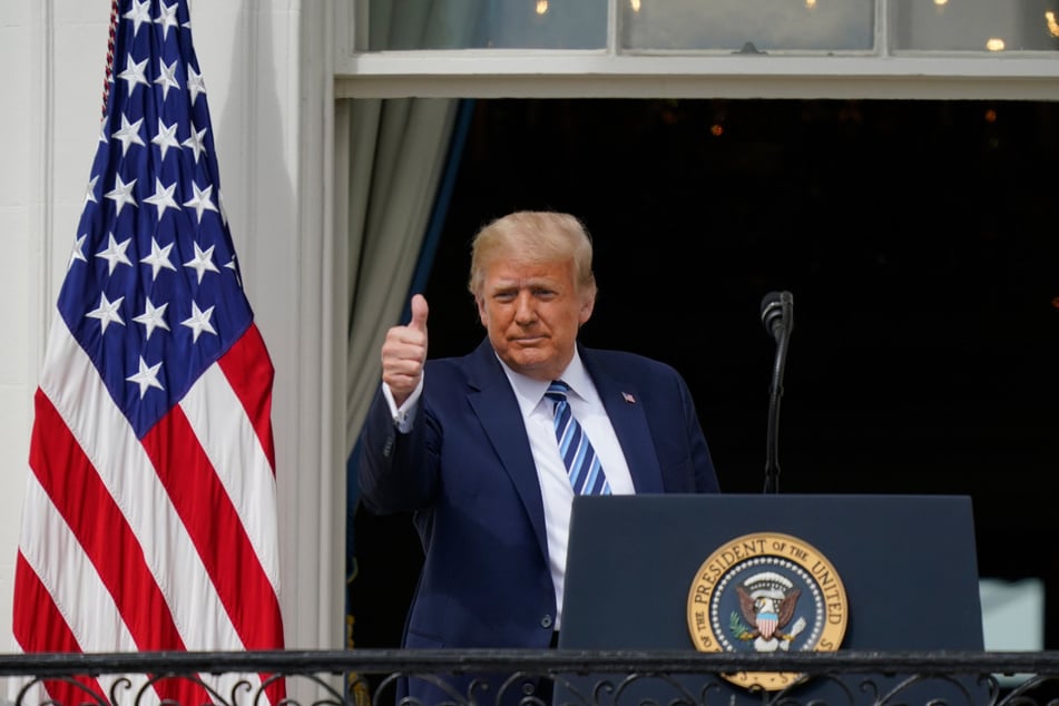 US-Präsident Donald Trump (77) am Samstag auf dem Balkon des Weißen Hauses.