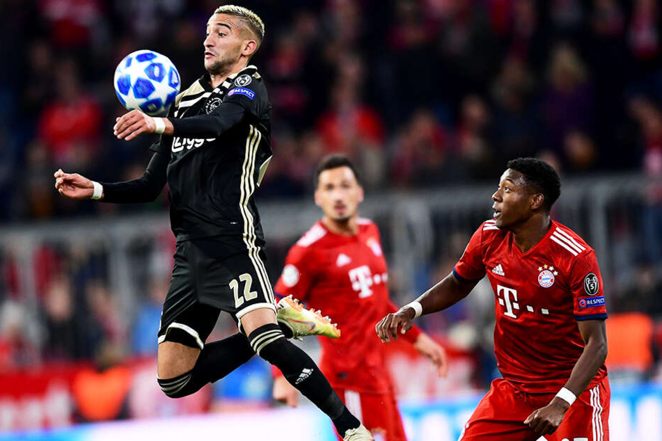 Verstärkt er den BVB noch im Winter: Ajax Amsterdams Edeltechniker Hakim Ziyech, hier in der Champions League im Einsatz gegen den FC Bayern München.