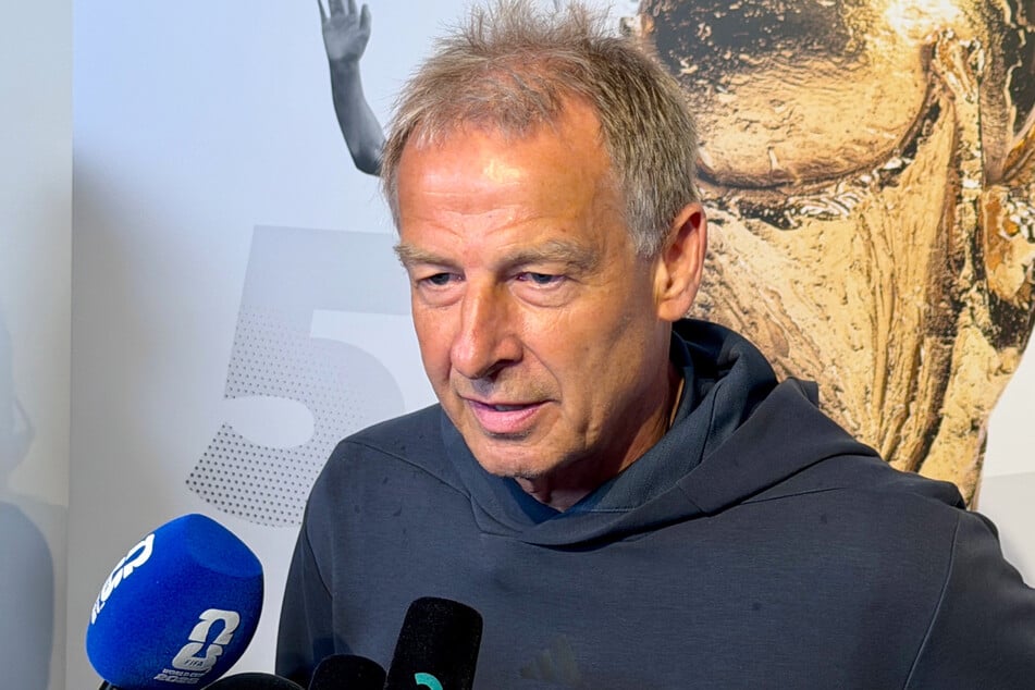 Jürgen Klinsmann (62) musste im Frühjahr um die Gesundheit seines Sohnes bangen.