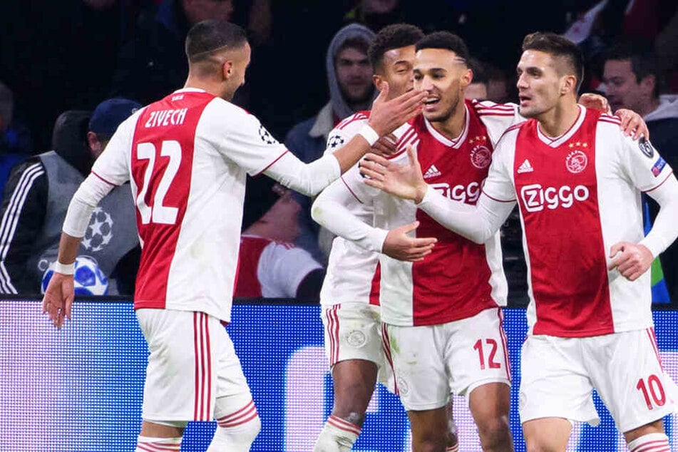 Dusan Tadic (r.) erzielte für Ajax Amsterdam zwei Tore.