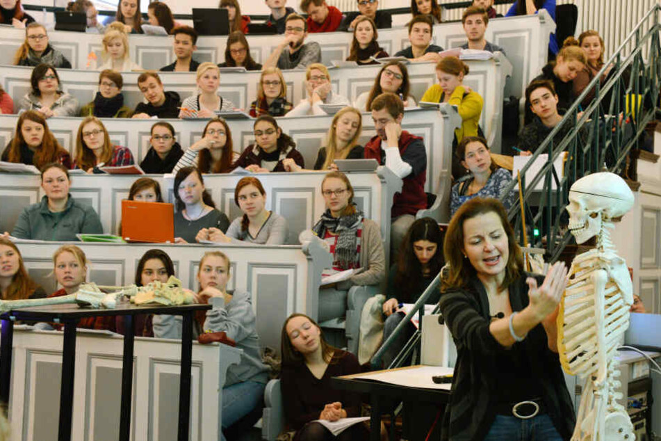 Medizinstudenten bei einer Vorlesung. (Symbolbild)
