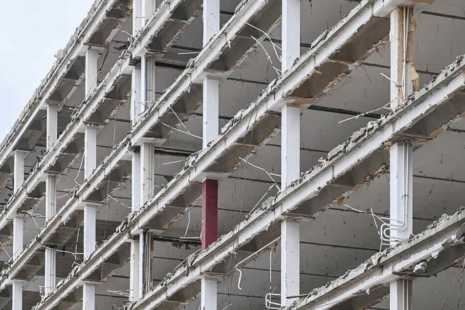 Vom ehemaligen VEB Energiebau steht nur noch das Beton-Gerippe.