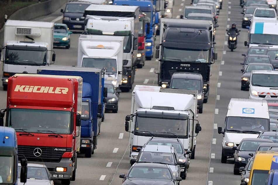 Die Auffahrt zur A143 ist aktuell voll gesperrt. (Symbolbild)