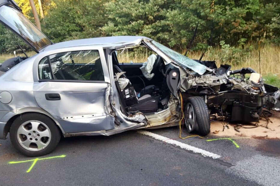 Vermutlich war der Mann am Steuer eingeschlafen, teilte die Polizei vor Ort mit.