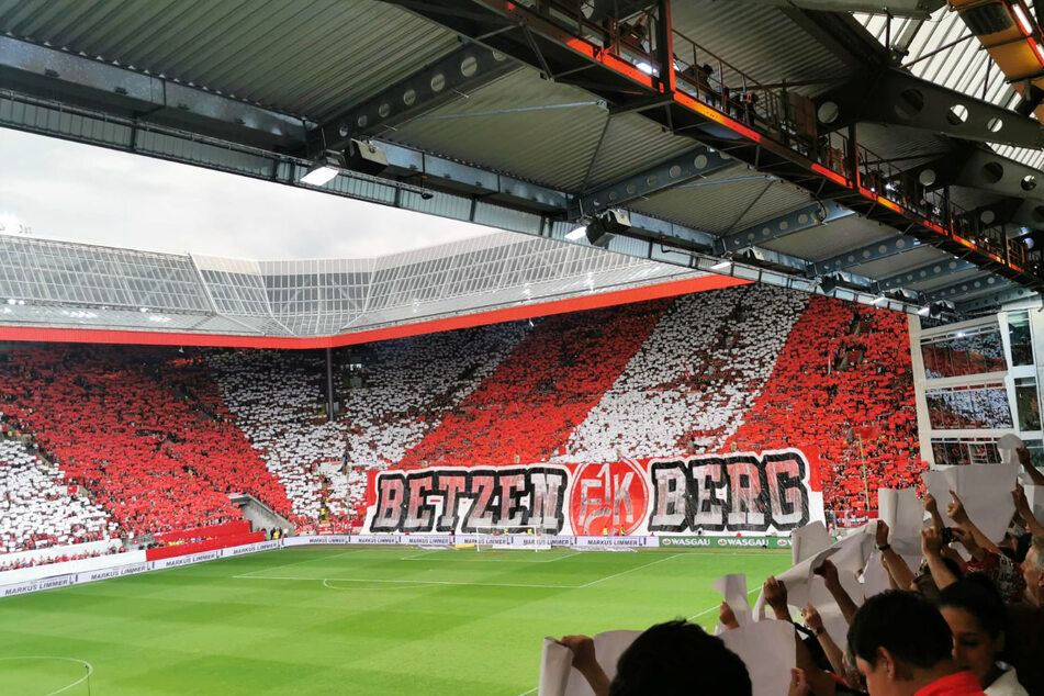Die Fans des 1. FC Kaiserslautern zeigten vor dem Spiel eine große Choreografie.
