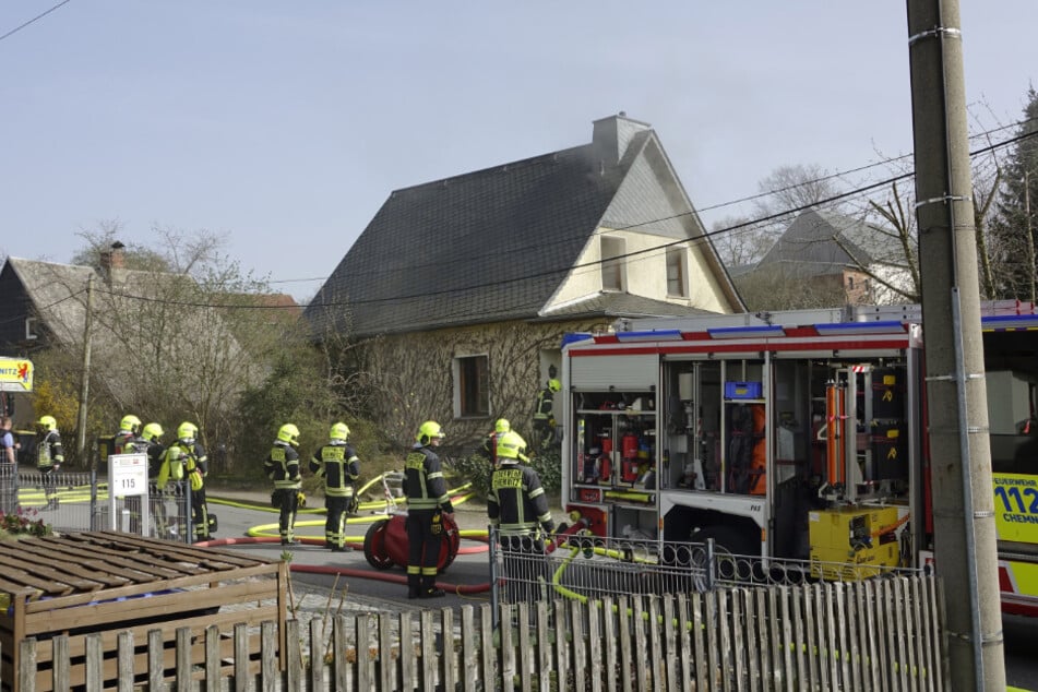Chemnitz: Feueralarm in Chemnitz: Wohnhaus in Brand