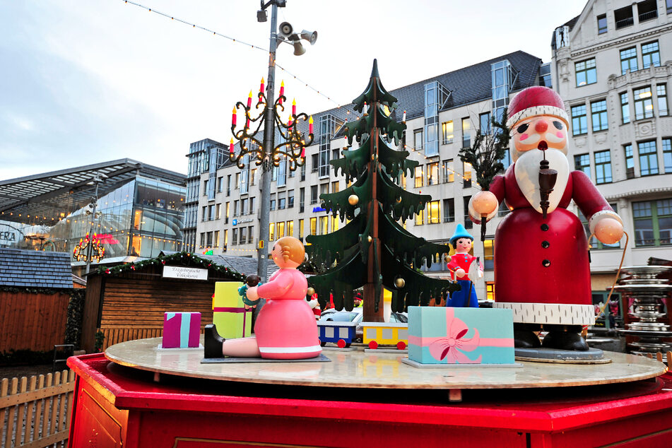 Endlich findet auch in Chemnitz wieder der beliebte Weihnachtsmarkt statt.