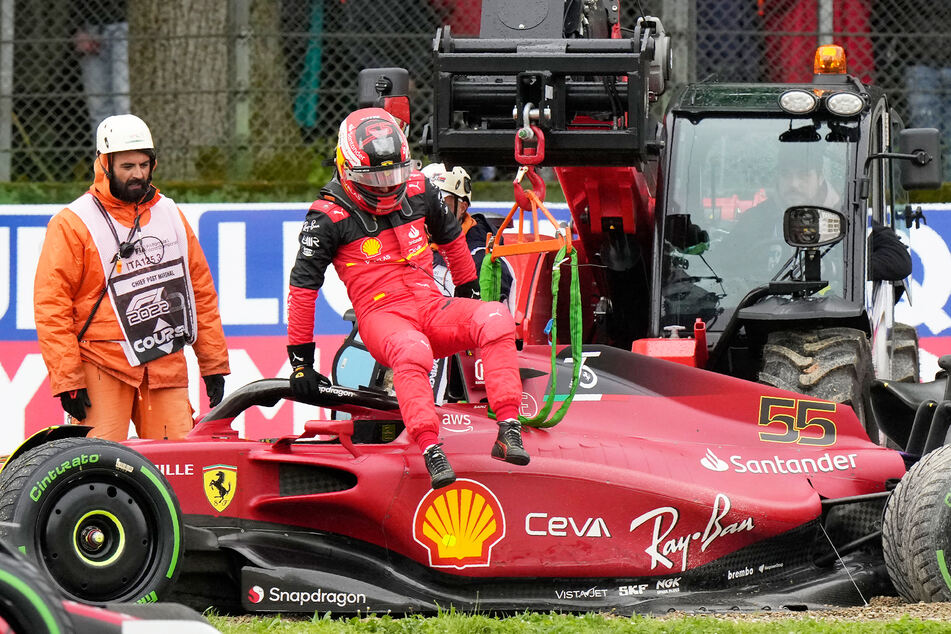 Für Carlos Sainz (27) war das Rennen bereits in der ersten Runde zu Ende.
