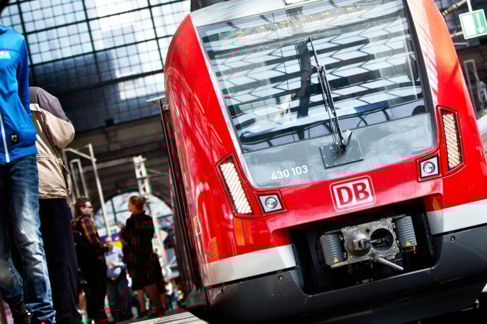 Eine S-Bahn im Frankfurter Hauptbahnhof: Die "Stadtschnellbahnen" innerhalb des RMV sorgen immer wieder für Verdruss bei den Fahrgästen.