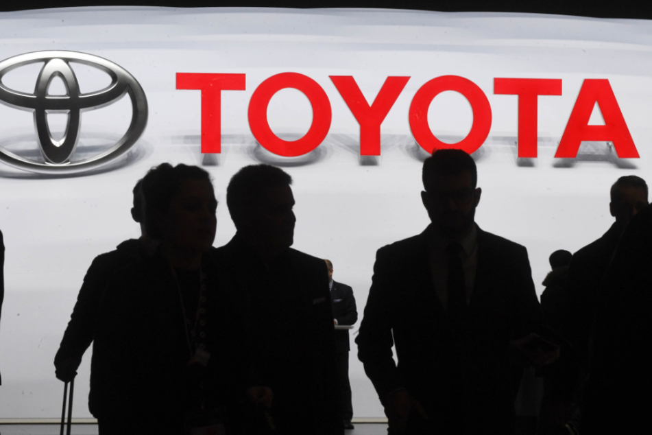Bei Japans größtem Autobauer Toyota sind die globale Produktion und der Absatz im Mai wegen der Corona-Pandemie eingebrochen.