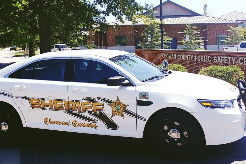 Das Chowan County Sheriff's Office hat die Ermittlungen übernommen.