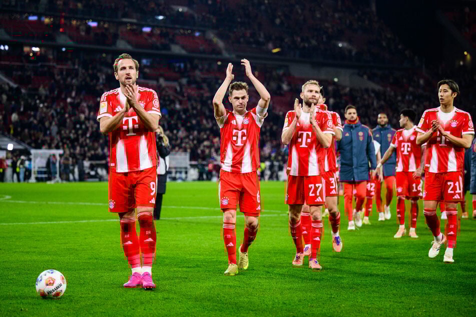 Konrad Laimer (28, 2.v.r.) fällt verletzt aus. Ob Joshua Kimmich (30, 2.v.l.) pünktlich zum Topspiel fit wird, ist unklar.