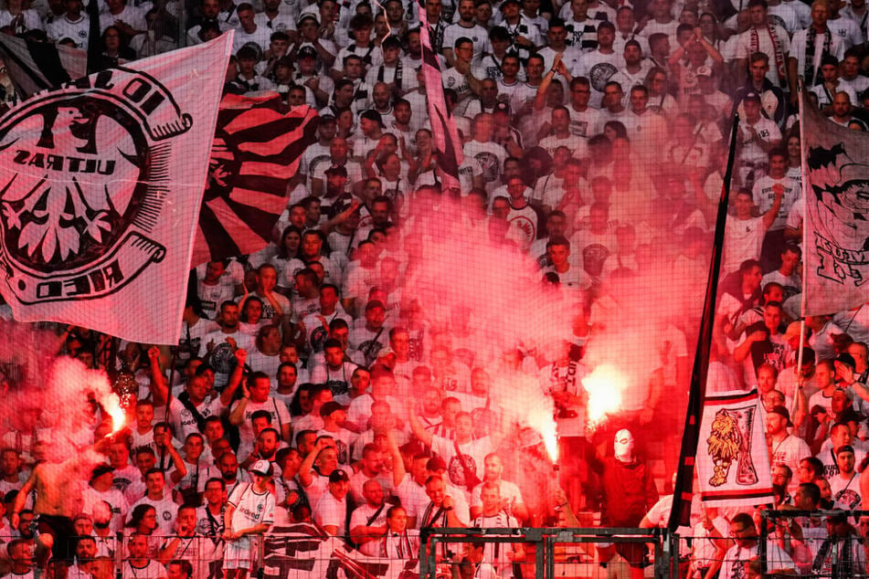 Frankfurt: Nach Fan-Krawallen im November: Razzien bei Eintracht-Fans in ganz Hessen
