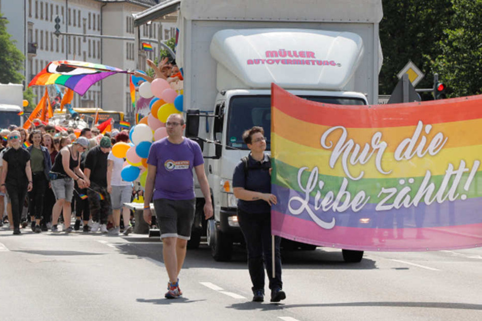 Schönes Motto: "Nur die Liebe zählt."